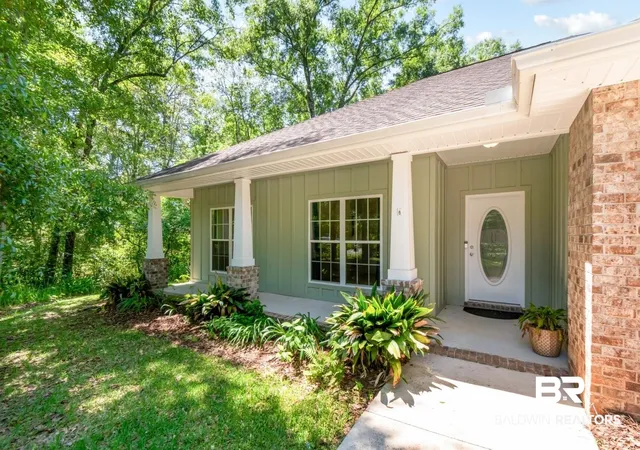 Photo 2 of Sale Pending at 2910 Lynndell Dr, Mobile, AL 36695 | MLS# 396617 | Listing updated on 2026-09-10