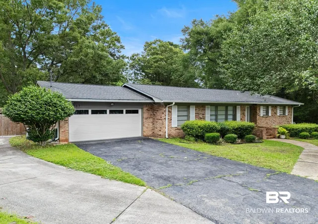 Photo 3 of Single family home for sale at 167 Country Clb Dr, Daphne, AL 36526 | MLS# 397130 | Listing updated on 2026-09-29