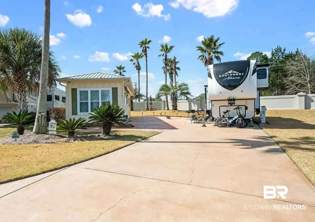 Photo 4 of Single family home for sale at 12143 Gateway Dr, Elberta, AL 36530 | MLS# 392022 | Listing updated on 2026-09-27