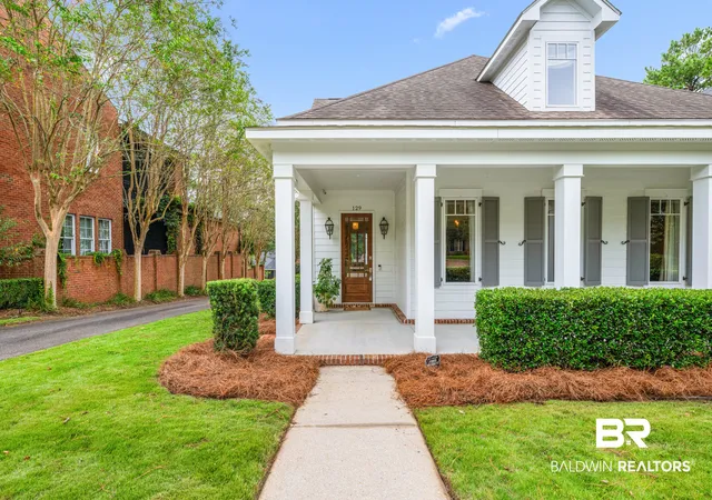 Photo 3 of Single family home for sale at 129 Savannah Square, Fairhope, AL 36532 | MLS# 409788 | Listing updated on 2026-09-14