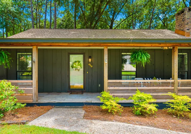 Photo 3 of Single family home for sale at 410 Frederick Ave, Fairhope, AL 36532 | MLS# 406215 | Listing updated on 2026-10-21