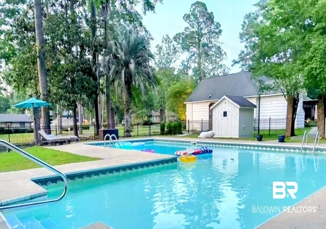Photo 4 of Townhouse for sale at 607 Edgewood Dr, Brewton, AL 36426 | MLS# 409639 | Listing updated on 2026-08-28