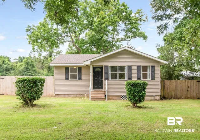 Photo 1 of Sale Pending at 2905 Mcfarland Rd #F, Mobile, AL 36695 | MLS# 399047 | Listing updated on 2026-09-15