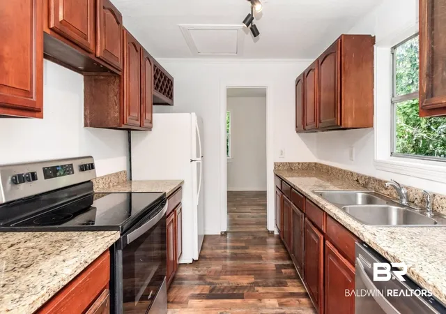 Photo 4 of Sale Pending at 2905 Mcfarland Rd #F, Mobile, AL 36695 | MLS# 399047 | Listing updated on 2026-09-15