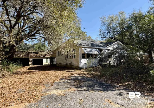 Photo 1 of Single family home for sale at 4060 Dickson Ln, Mobile, AL 36618 | MLS# 392784 | Listing updated on 2026-07-28