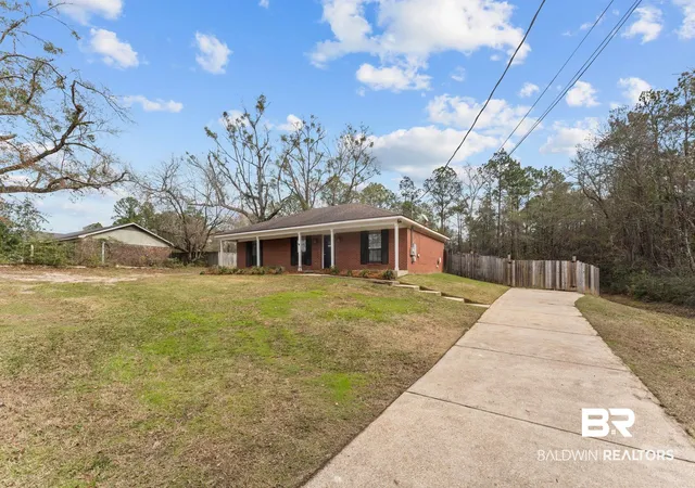 2nd image of 814 Deer Run Dr, Saraland, AL 36571 | MLS# 390546