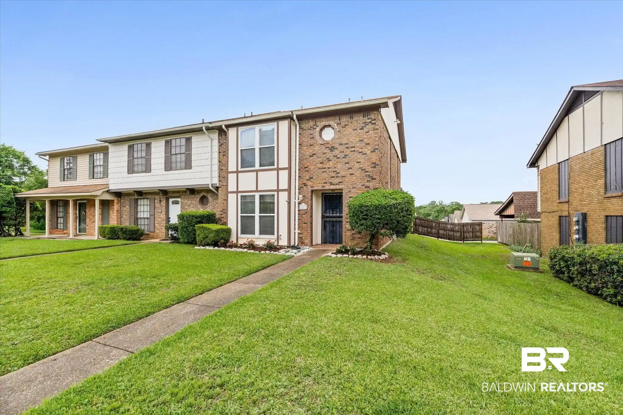 Photo 1 of Townhouse for sale at 527 Highland Woods Dr, Mobile, AL 36608 | MLS# 396569 | Listing updated on 2026-10-22