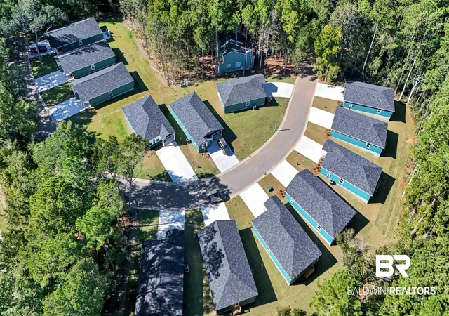 Photo 2 of Sale Pending at 75 Summer Oaks Dr, Daphne, AL 36526 | MLS# 387772 | Listing updated on 2026-10-01