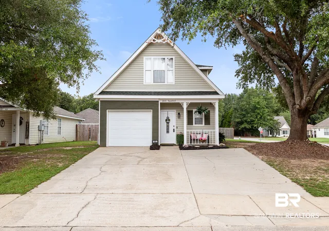 Photo 2 of Single family home for sale at 400 S Belle Chase Court, Fairhope, AL 36532 | MLS# 409052 | Listing updated on 2026-09-06