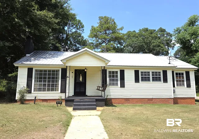 2nd image of 105 Spring St, Evergreen, AL 36401 | MLS# 406732