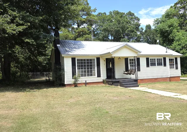 3rd image of 105 Spring St, Evergreen, AL 36401 | MLS# 406732