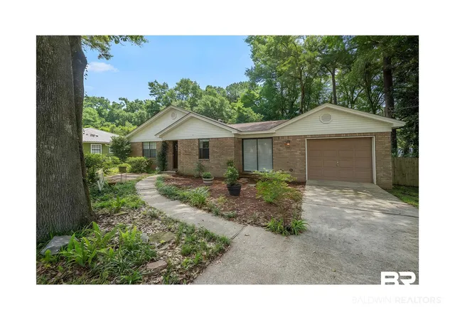 Photo 1 of Sale Pending at 513 3rd Street, Fairhope, AL 36532 | MLS# 391239 | Listing updated on 2026-08-09