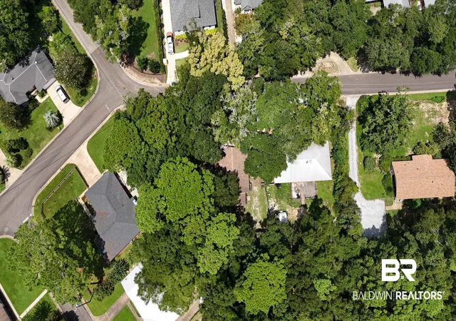 Photo 3 of Sale Pending at 513 3rd Street, Fairhope, AL 36532 | MLS# 391239 | Listing updated on 2026-08-09