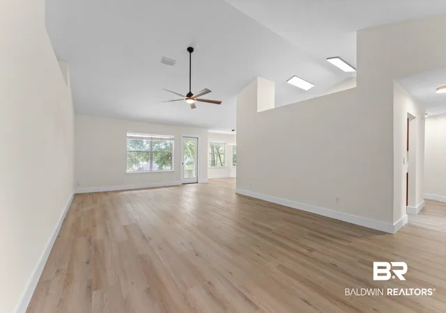 Photo 4 of Sale Pending at 27707 Bay Branch Dr, Daphne, AL 36526 | MLS# 398010 | Listing updated on 2026-08-29