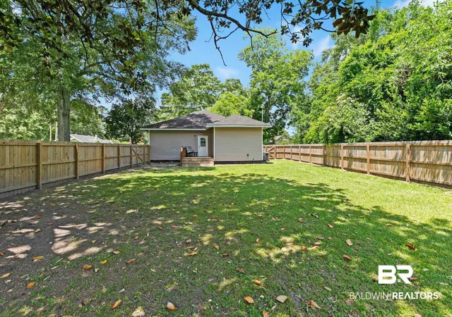 Photo 5 of Single family home for sale at 211 S Presley St, Atmore, AL 36502 | MLS# 396832 | Listing updated on 2026-08-19