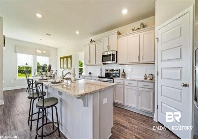 Photo 5 of Single family home for sale at 529 Huller Avenue, Fairhope, AL 36532 | MLS# 409899 | Listing updated on 2026-08-30