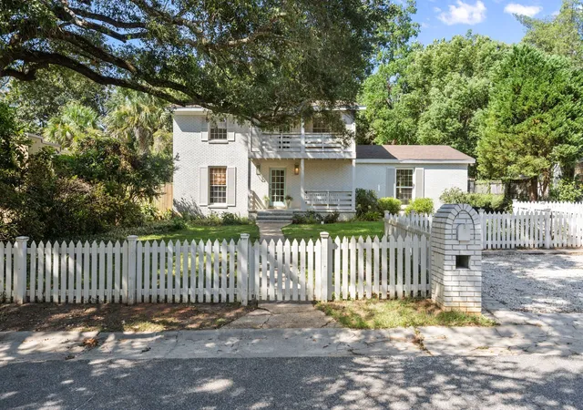 Photo 1 of Single family home for sale at 405 Fairwood Blvd, Fairhope, AL 36532 | MLS# 408555 | Listing updated on 2026-08-27