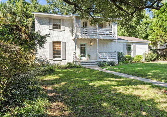 Photo 3 of Single family home for sale at 405 Fairwood Blvd, Fairhope, AL 36532 | MLS# 408555 | Listing updated on 2026-10-19