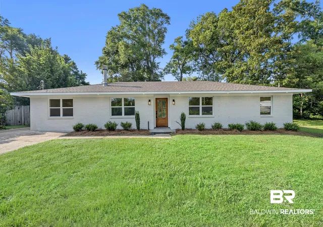 Photo 1 of Sale Pending at 29 Paddock Dr, Fairhope, AL 36532 | MLS# 398771 | Listing updated on 2026-09-04