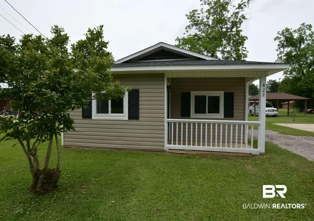 1st image of 422 W 4th Avenue, Foley, AL 36535 | MLS# 396404