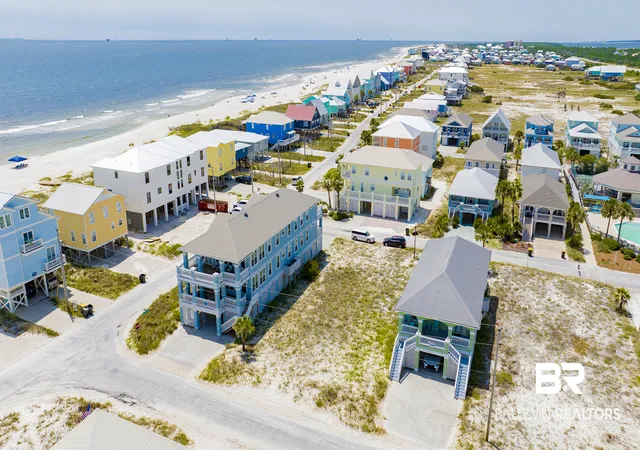 Photo 3 of Sale Pending at 427 Ebb Tide Lane, Gulf Shores, AL 36542 | MLS# 409378 | Listing updated on 2026-09-20