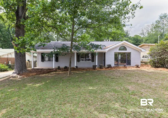 Photo 1 of Sale Pending at 2404 Pavan Dr, Mobile, AL 36693 | MLS# 395325 | Listing updated on 2026-09-16