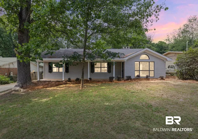 Photo 2 of Sale Pending at 2404 Pavan Dr, Mobile, AL 36693 | MLS# 395325 | Listing updated on 2026-09-16