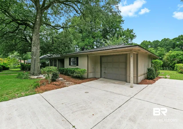 Photo 2 of Single family home for sale at 113 Ferncliff Cir, Daphne, AL 36526 | MLS# 398658 | Listing updated on 2026-09-23