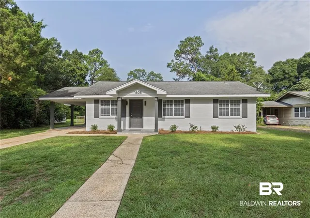 Photo 2 of Sale Pending at 1605 Woodley Rd, Mobile, AL 36618 | MLS# 407053 | Listing updated on 2026-09-16
