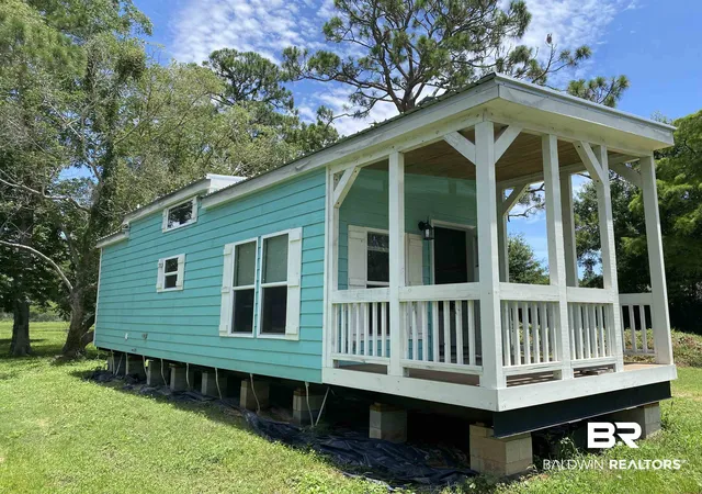 Photo 4 of Single family home for sale at 9437 Gulf Beach Hwy, Pensacola, FL 32507 | MLS# 398360 | Listing updated on 2026-10-09