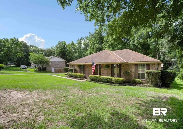 Photo 3 of Sale Pending at 7711 Creekwood Dr, Mobile, AL 36695 | MLS# 397502 | Listing updated on 2026-09-23