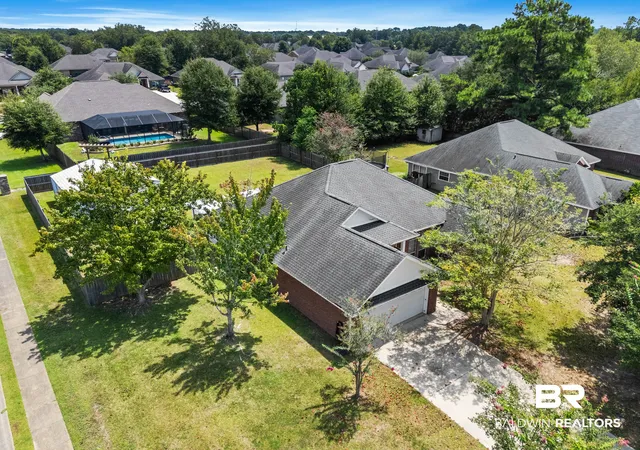 Photo 3 of Sale Pending at 27184 Stratford Glen Dr, Daphne, AL 36526 | MLS# 406520 | Listing updated on 2026-08-30