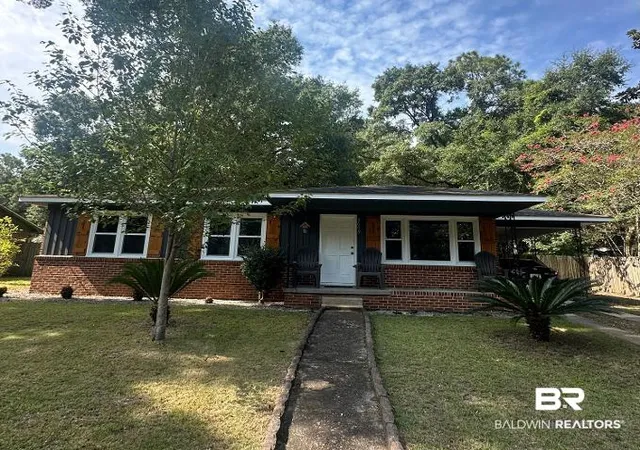 Photo 3 of Single family home for sale at 5609 Diane Dr, Mobile, AL 36618 | MLS# 409200 | Listing updated on 2026-09-18