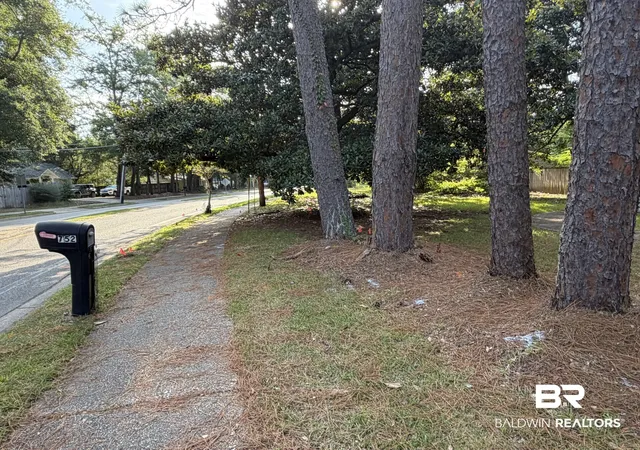 Photo 3 of Land for sale at 752 Fairhope Ave, Fairhope, AL 36532 | MLS# 409194 | Listing updated on 2026-09-21