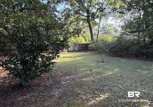 Photo 6 of Land for sale at 752 Fairhope Ave, Fairhope, AL 36532 | MLS# 409194 | Listing updated on 2026-08-22