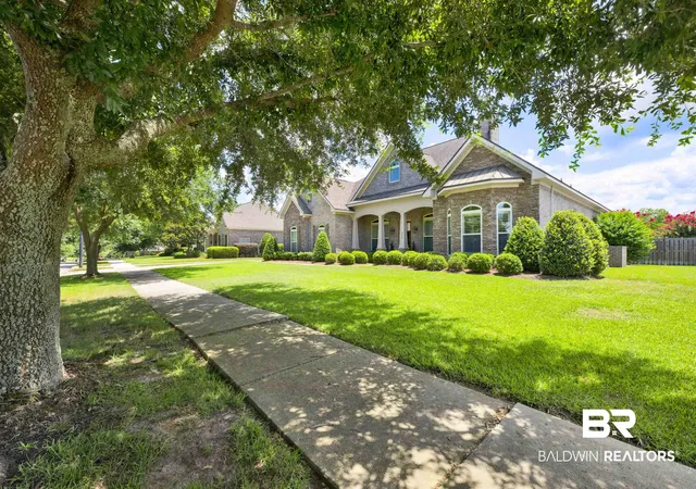 Photo 3 of Sale Pending at 804 Darrah St, Fairhope, AL 36532 | MLS# 399334 | Listing updated on 2026-09-10