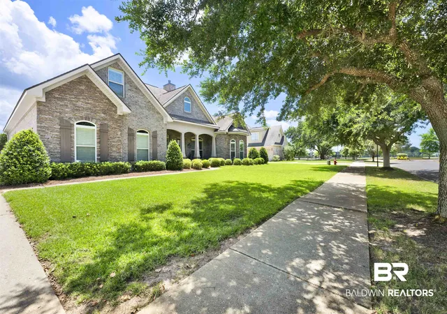 Photo 3 of Sale Pending at 804 Darrah St, Fairhope, AL 36532 | MLS# 399334 | Listing updated on 2026-09-10