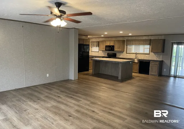 Photo 4 of Sale Pending at 26126 County Rd 32, Elberta, AL 36530 | MLS# 409112 | Listing updated on 2026-09-08
