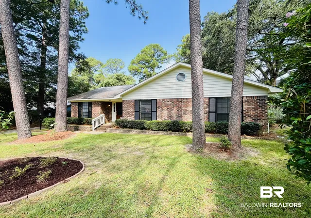 Photo 2 of Sale Pending at 109 Windsor Court, Daphne, AL 36526 | MLS# 409671 | Listing updated on 2026-09-06