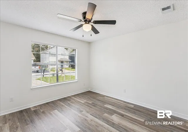 Sale Pending at 7171 Heather Oaks Dr, Pensacola, FL 32506 | MLS# 400011 | Listing updated on 2026-10-07