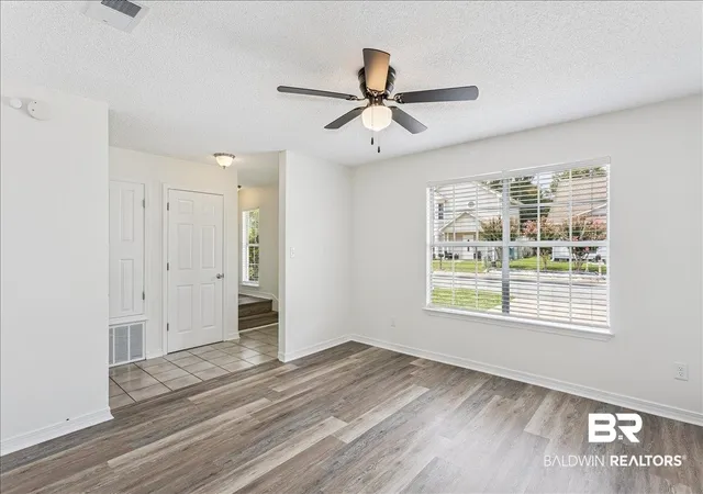 Sale Pending at 7171 Heather Oaks Dr, Pensacola, FL 32506 | MLS# 400011 | Listing updated on 2026-10-07