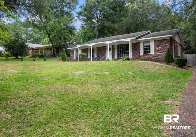 Photo 2 of Sale Pending at 915 Caroline Ave, Daphne, AL 36526 | MLS# 399258 | Listing updated on 2026-07-28
