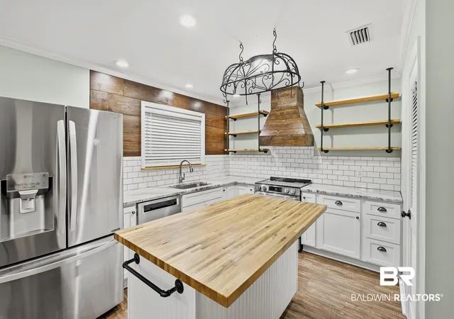 Photo 3 of Single family home for sale at 107 N Sandlewood Cir, Daphne, AL 36526 | MLS# 398987 | Listing updated on 2026-08-28