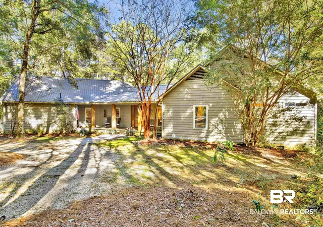 Photo 2 of Single family home for sale at 15 Woods Ave, Fairhope, AL 36532 | MLS# 393958 | Listing updated on 2026-09-13