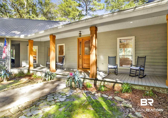 Photo 3 of Single family home for sale at 15 Woods Ave, Fairhope, AL 36532 | MLS# 393958 | Listing updated on 2026-09-13