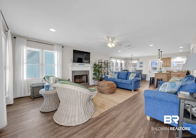 Photo 3 of Single family home for sale at 6081 S Sea Cir, Gulf Shores, AL 36542 | MLS# 406495 | Listing updated on 2026-10-21