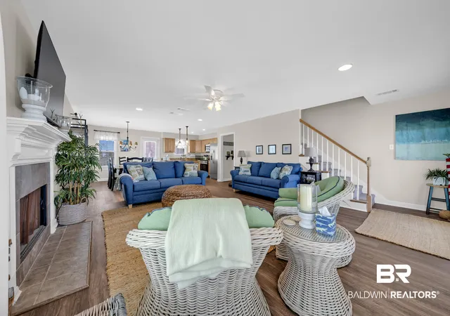 Photo 3 of Single family home for sale at 6081 S Sea Cir, Gulf Shores, AL 36542 | MLS# 406495 | Listing updated on 2026-10-21