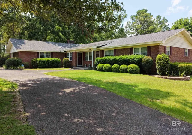 Homes for sale in Atmore, AL | 154 Perry Lane, Atmore, AL 36502 | MLS# 398224