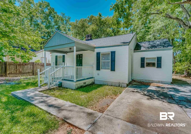 Photo 2 of Single family home for sale at 1302 Windsor Ave, Mobile, AL 36605 | MLS# 396977 | Listing updated on 2026-09-11