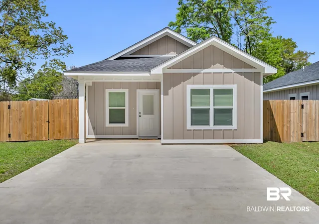 Photo 2 of Single family home for sale at 18135 Hoiles St, Robertsdale, AL 36567 | MLS# 394195 | Listing updated on 2026-08-19